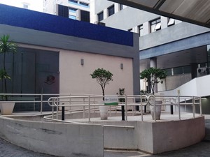Pátio do Hospital  - Pátio interno e área de acesso Hospital do Rim e da Hipertensão da Fundação Oswaldo Ramos